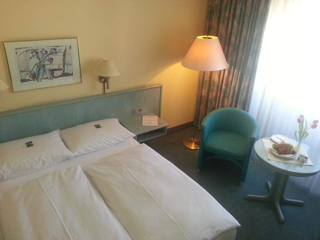 Mercure Stuttgart Zuffenhausen Exterior photo